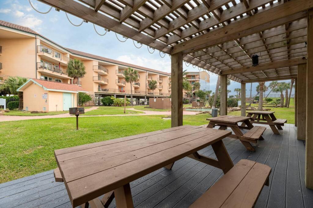 Baca Beach Escape I - 3 Pools - Pet Friendly Γκάλβεστον Εξωτερικό φωτογραφία